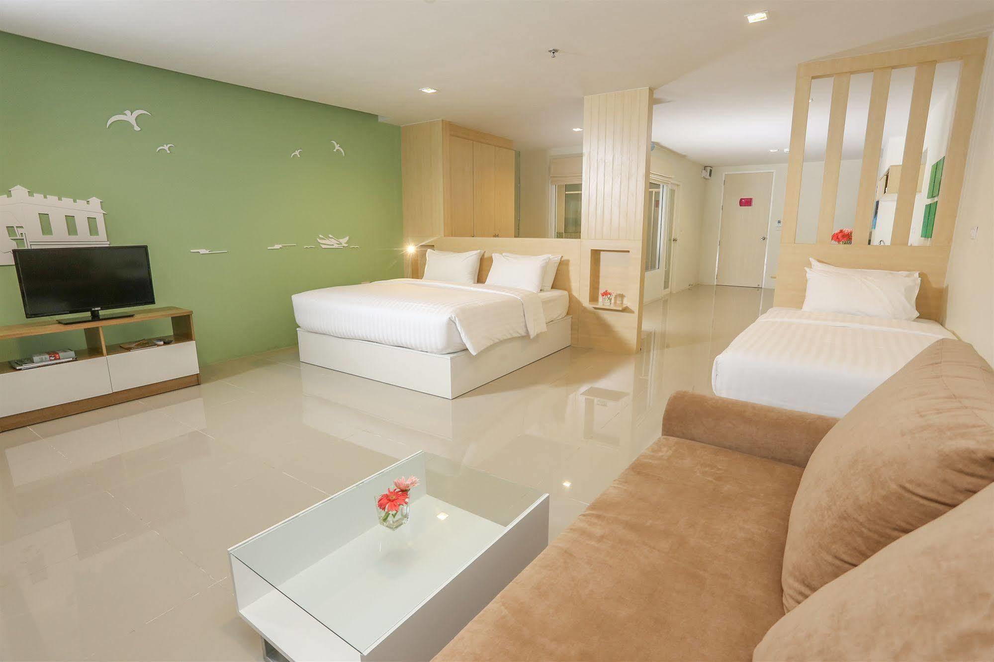 R-Con Rest Sea Hotel Pattaya Exterior photo